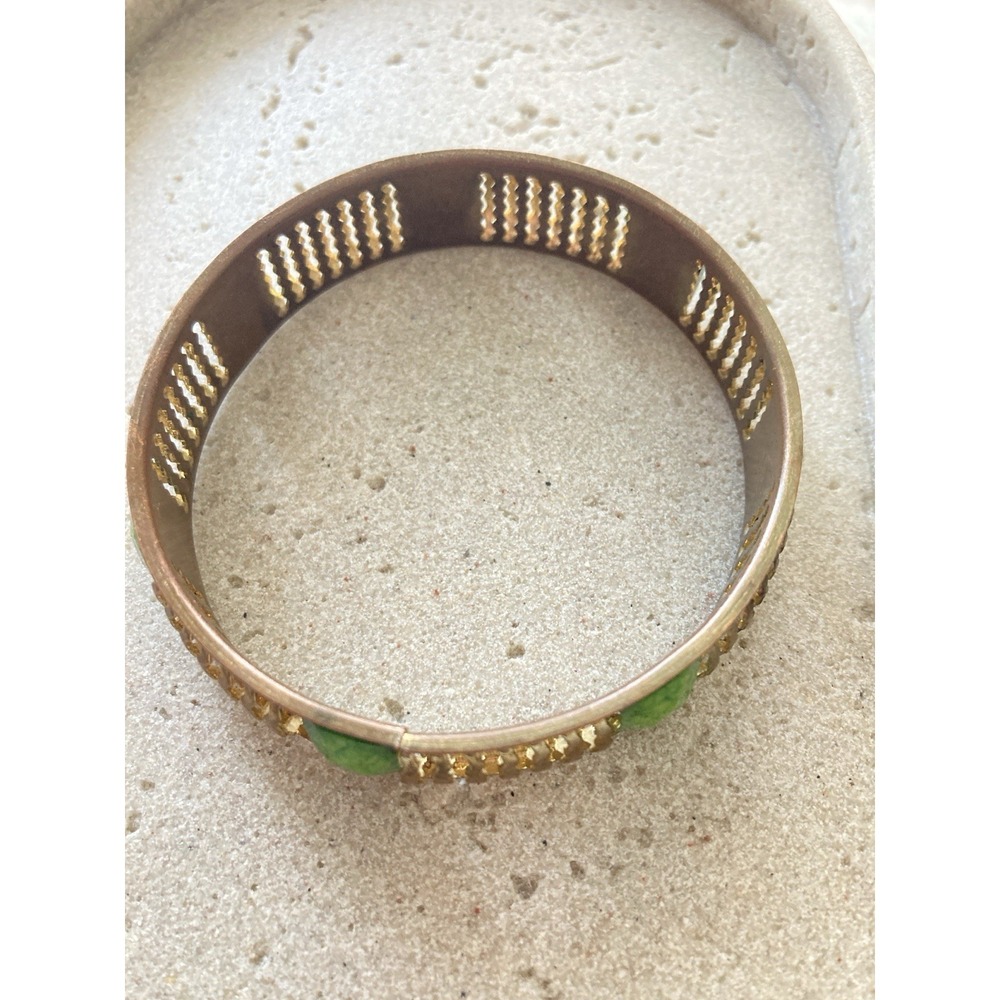 Vintage Openwork Gold Tone Bangle Bracelet Green Cabochon Faux Stone‎ Textured - Picture 5 of 7
